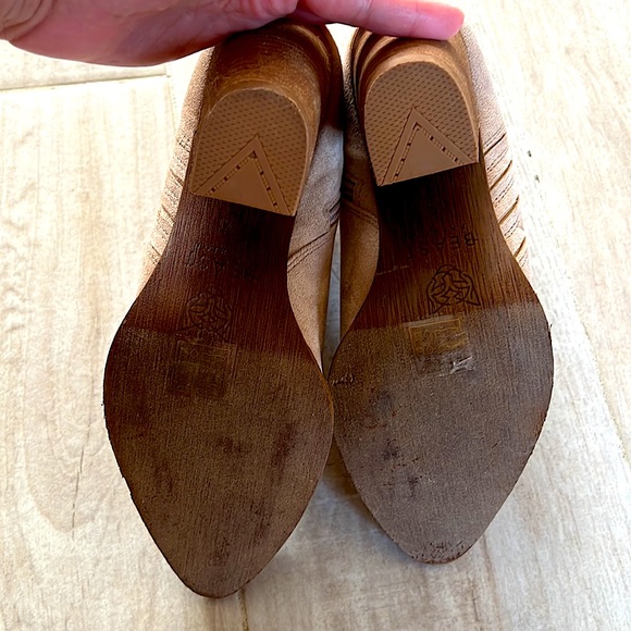 NWOT Beast Fashion Side Detail Faux Suede Taupe Booties - Picture 8 of 8